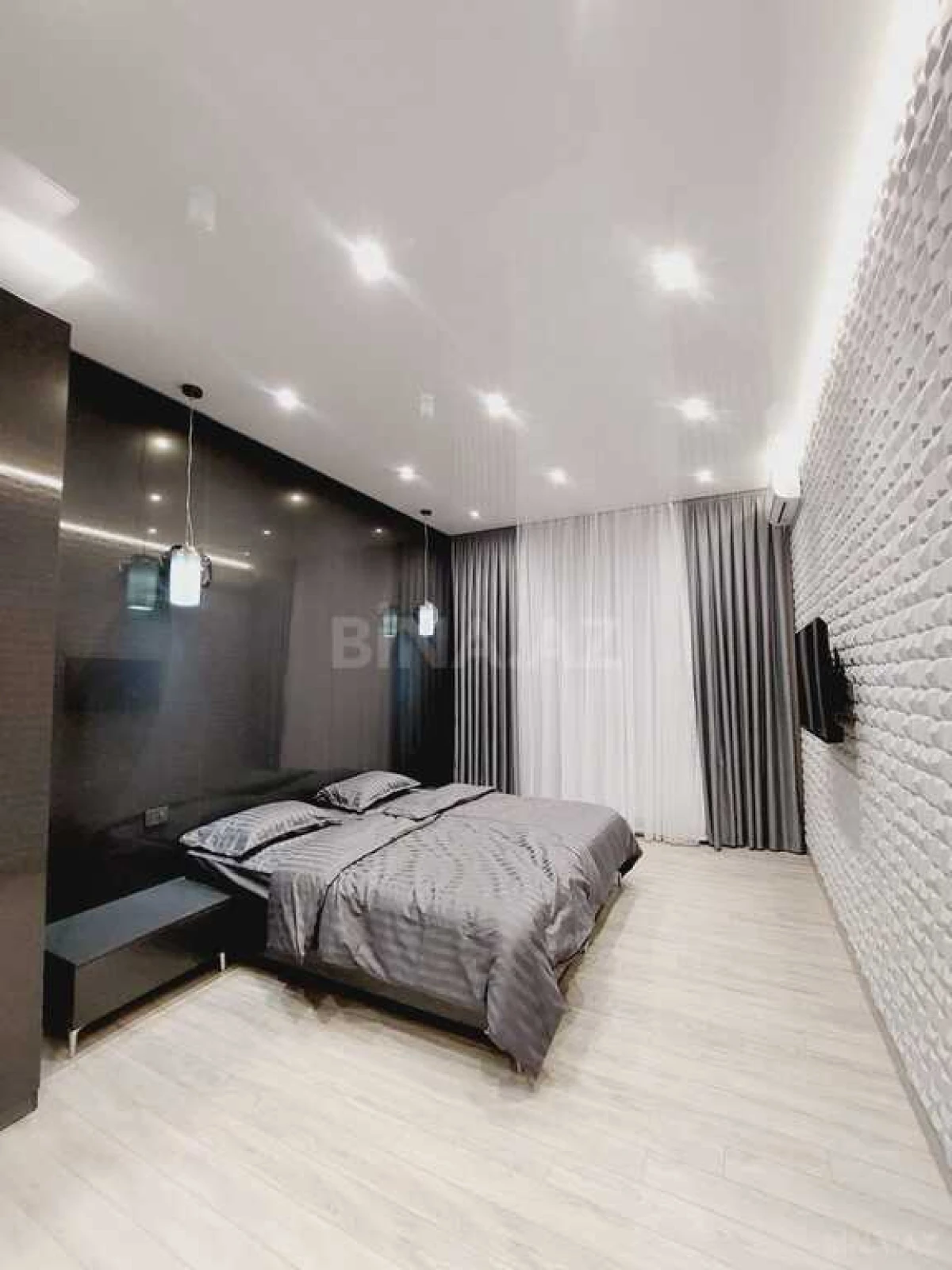 Kirayə verilir 3 otaqlı mənzil 145 m²
