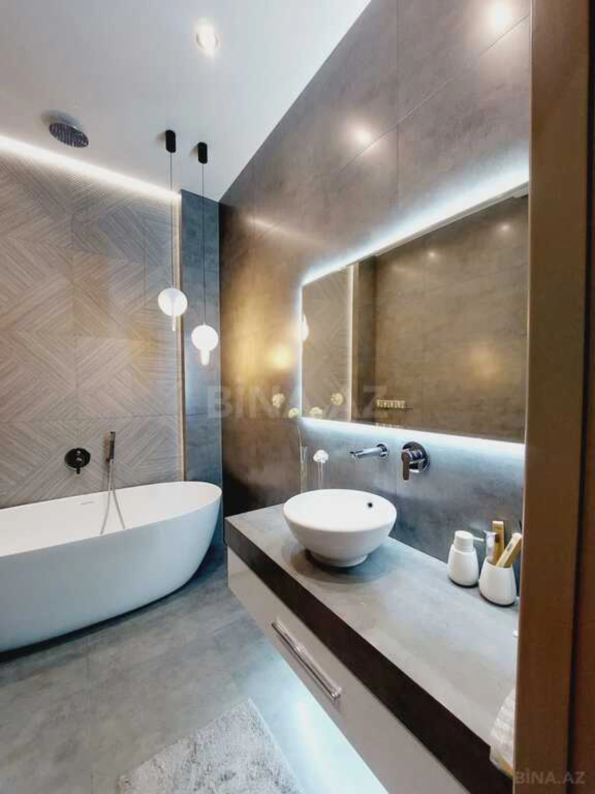 Kirayə verilir 3 otaqlı mənzil 145 m²