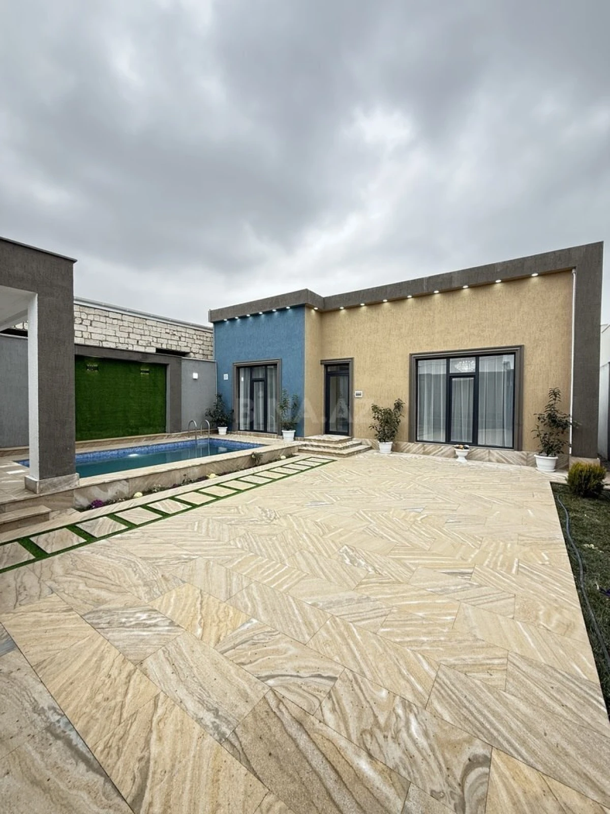 Satılır 4 otaqlı həyət evi 125 m²