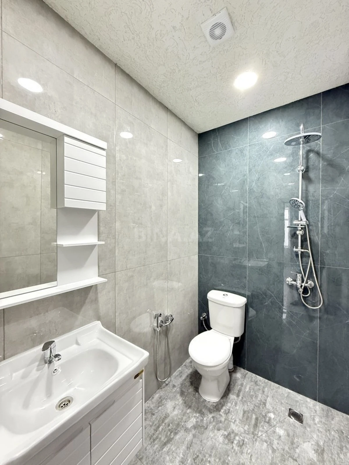 Satılır 4 otaqlı həyət evi 125 m²