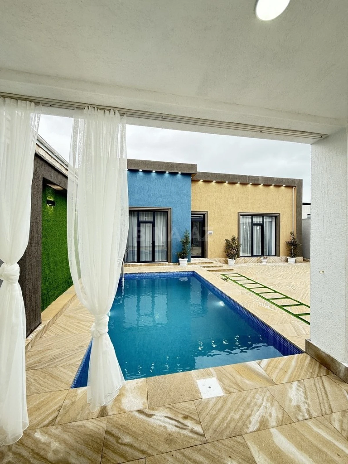 Satılır 4 otaqlı həyət evi 125 m²