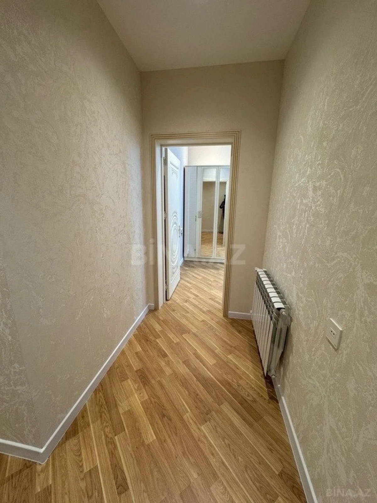 Satılır 4 otaqlı mənzil 134 m²