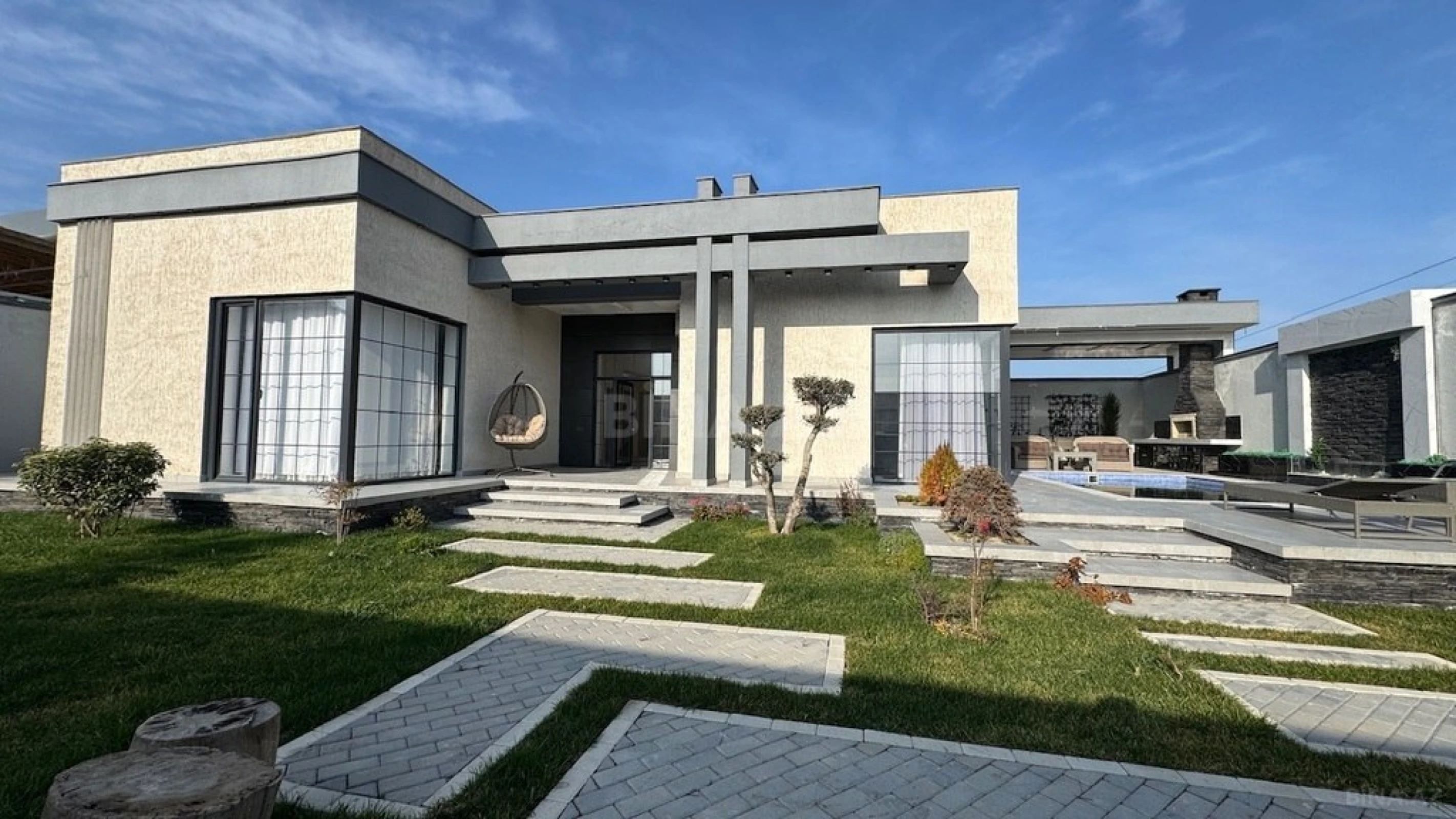 Satılır 4 otaqlı həyət evi 200 m²