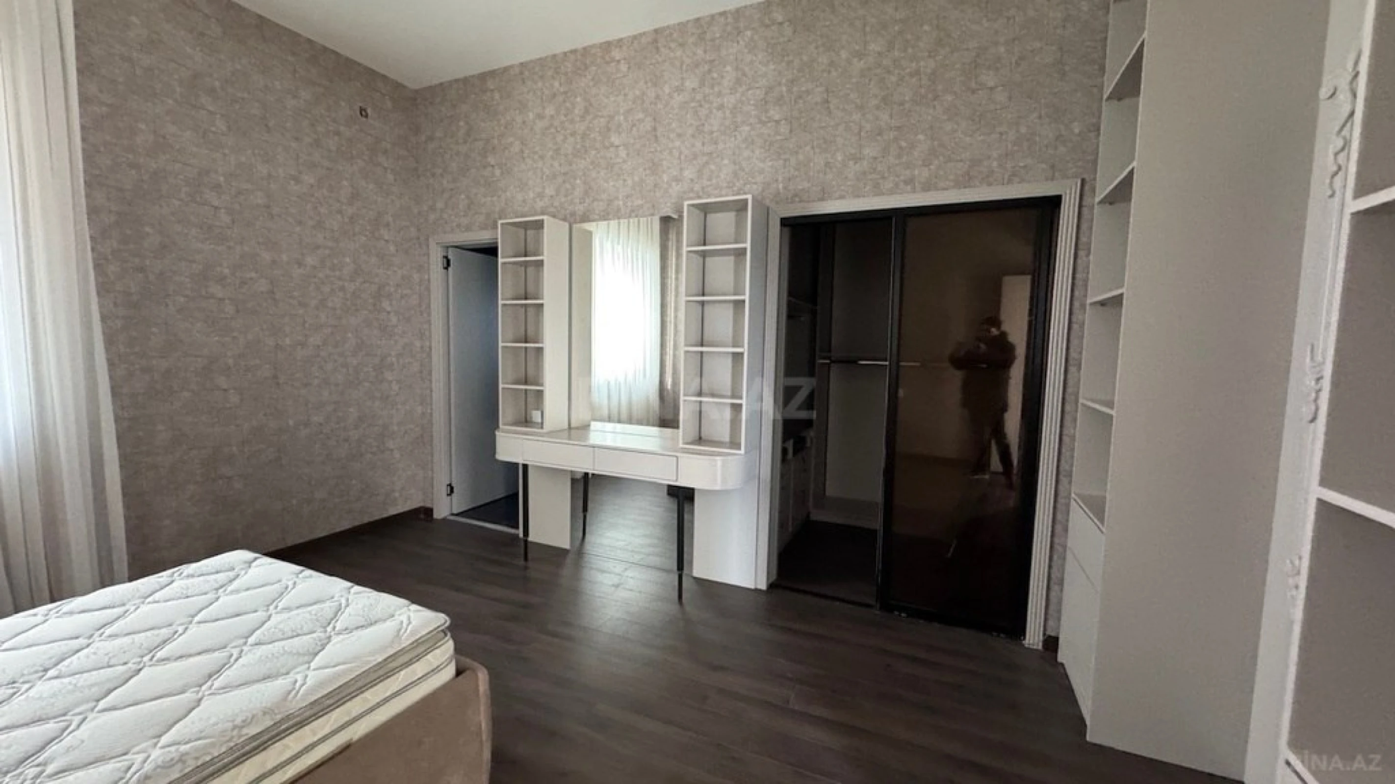 Satılır 4 otaqlı həyət evi 200 m²