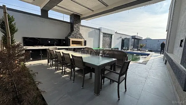 Satılır 4 otaqlı həyət evi 200 m²