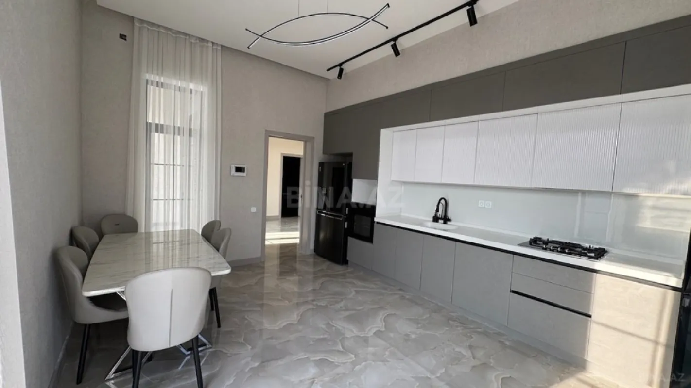 Satılır 4 otaqlı həyət evi 200 m²