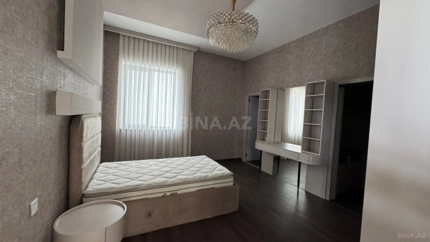Satılır 4 otaqlı həyət evi 200 m²