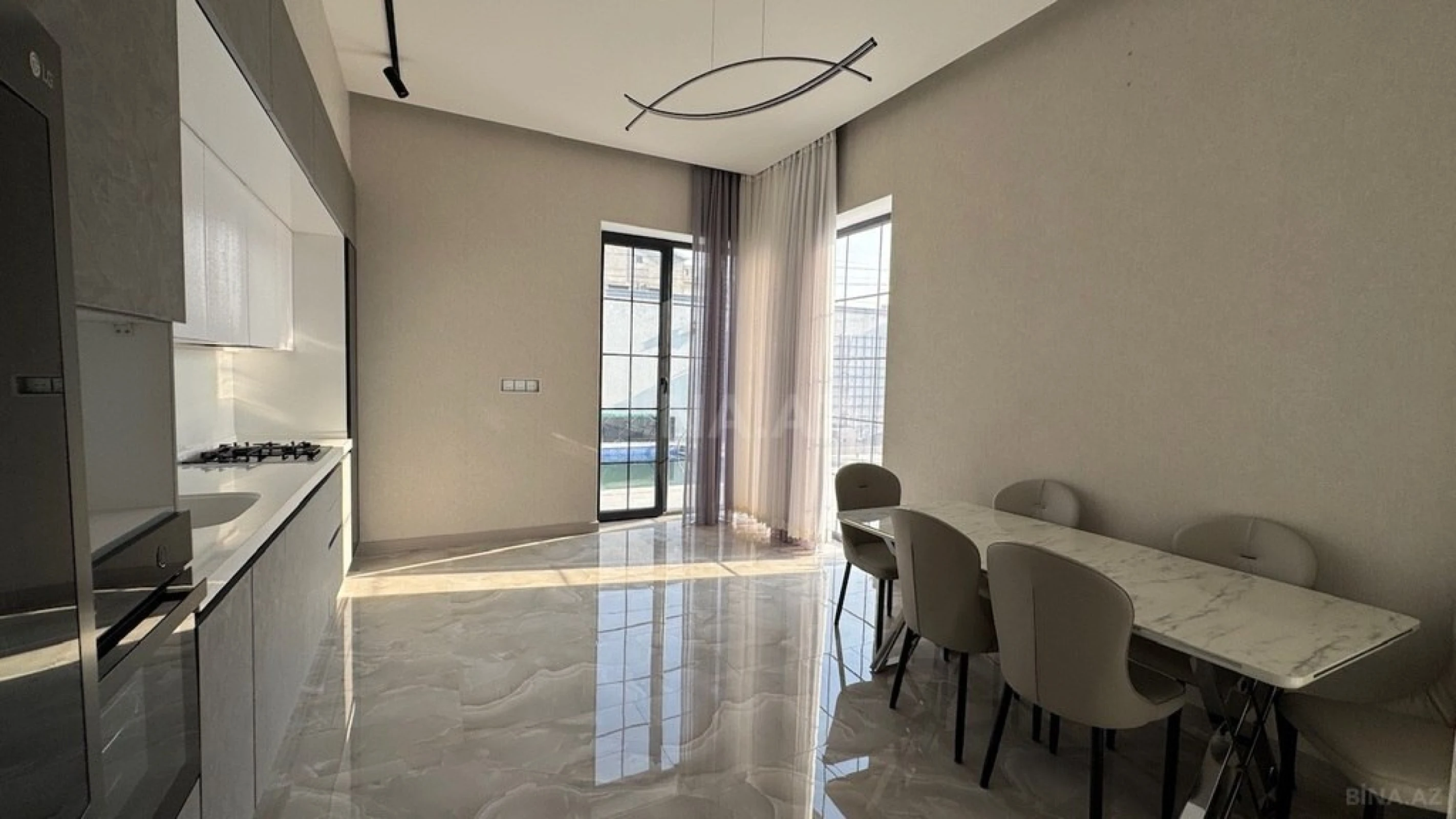 Satılır 4 otaqlı həyət evi 200 m²