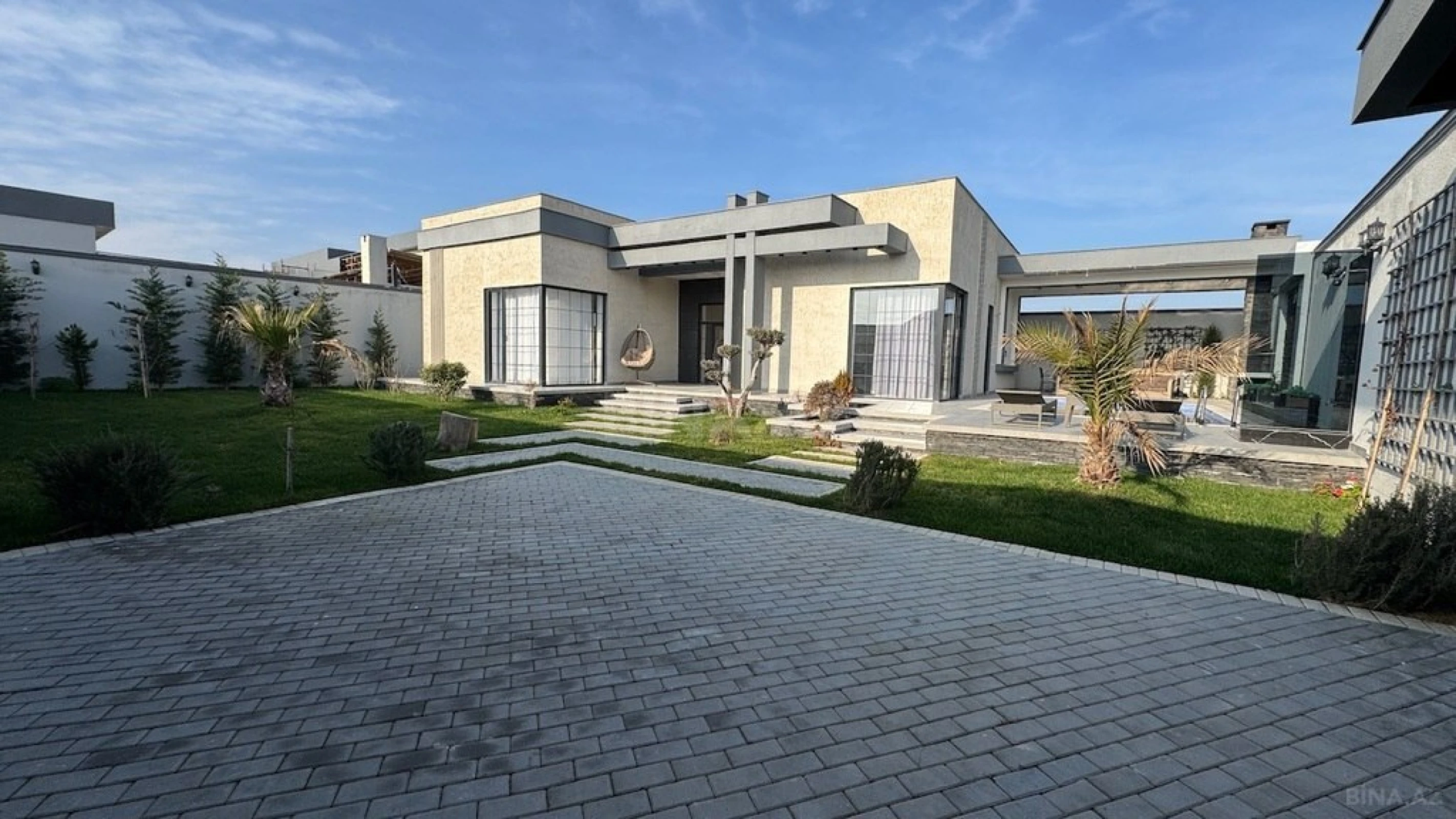Satılır 4 otaqlı həyət evi 200 m²