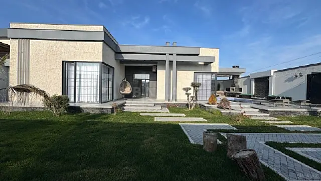 Satılır 4 otaqlı həyət evi 200 m²