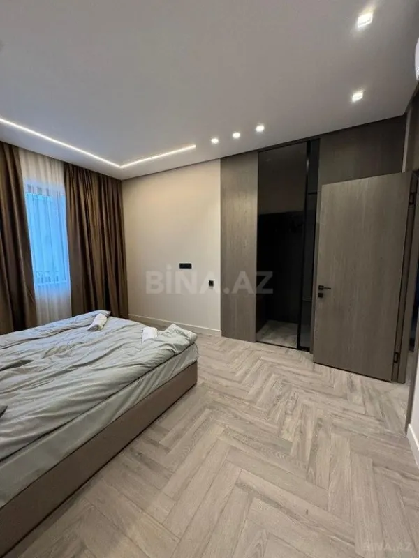Satılır 3 otaqlı mənzil 158 m²