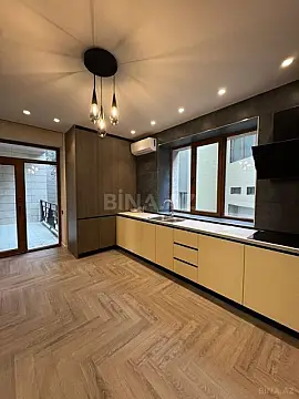 Satılır 3 otaqlı mənzil 158 m²