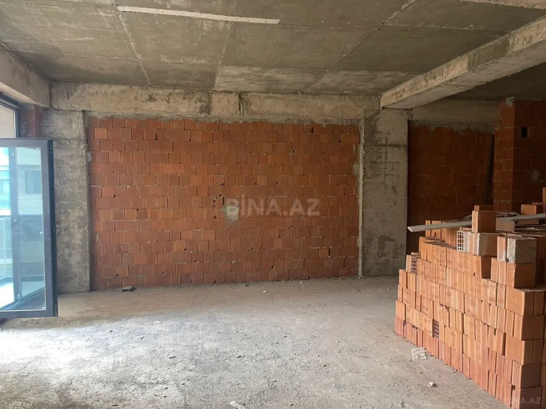 Satılır 2 otaqlı mənzil 92 m²