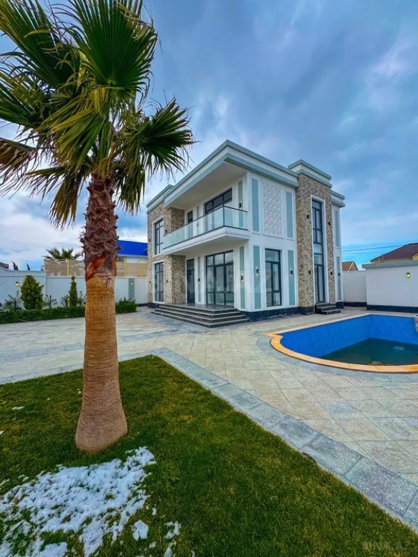 Satılır 5 otaqlı həyət evi 200 m²