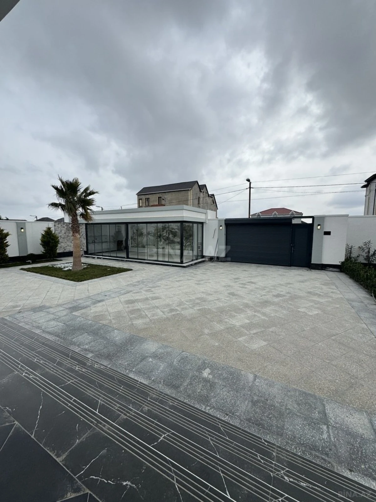 Satılır 5 otaqlı həyət evi 200 m²