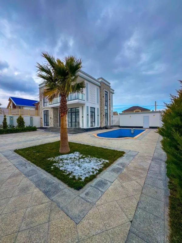 Satılır 5 otaqlı həyət evi 200 m²