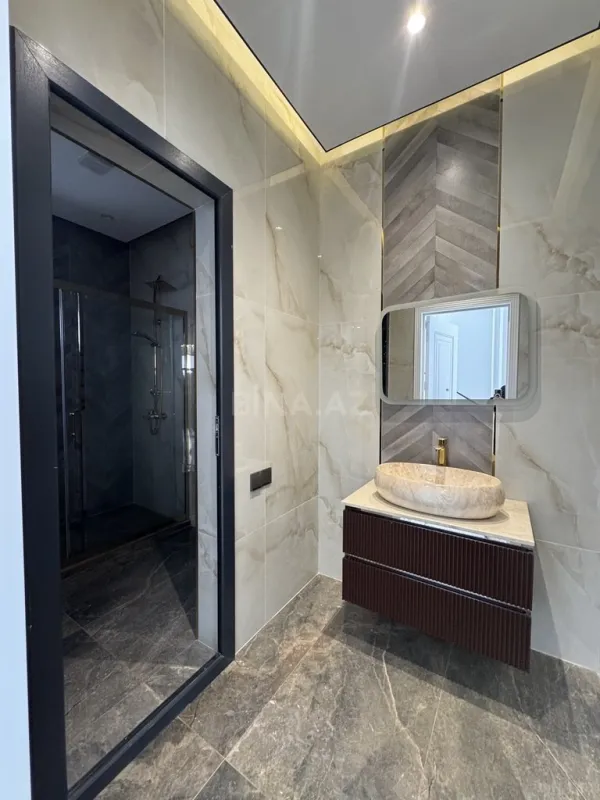 Satılır 5 otaqlı həyət evi 200 m²