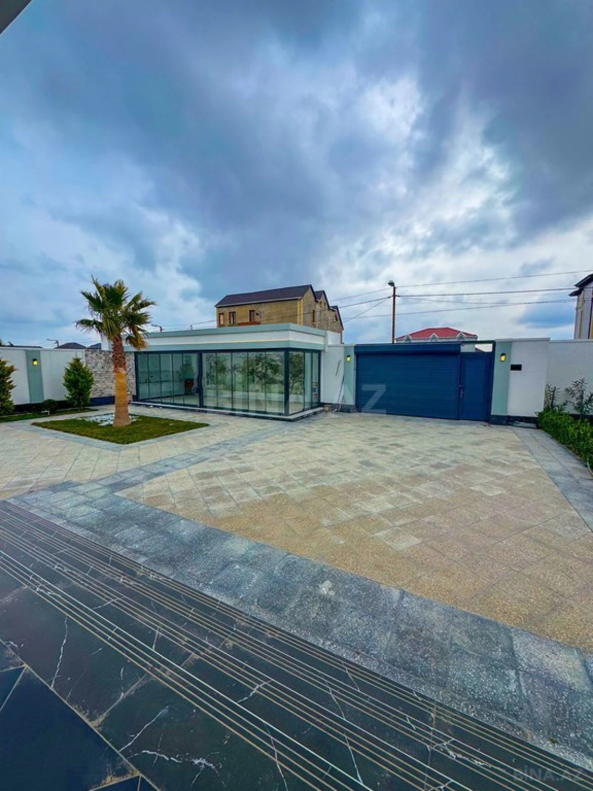 Satılır 5 otaqlı həyət evi 200 m²