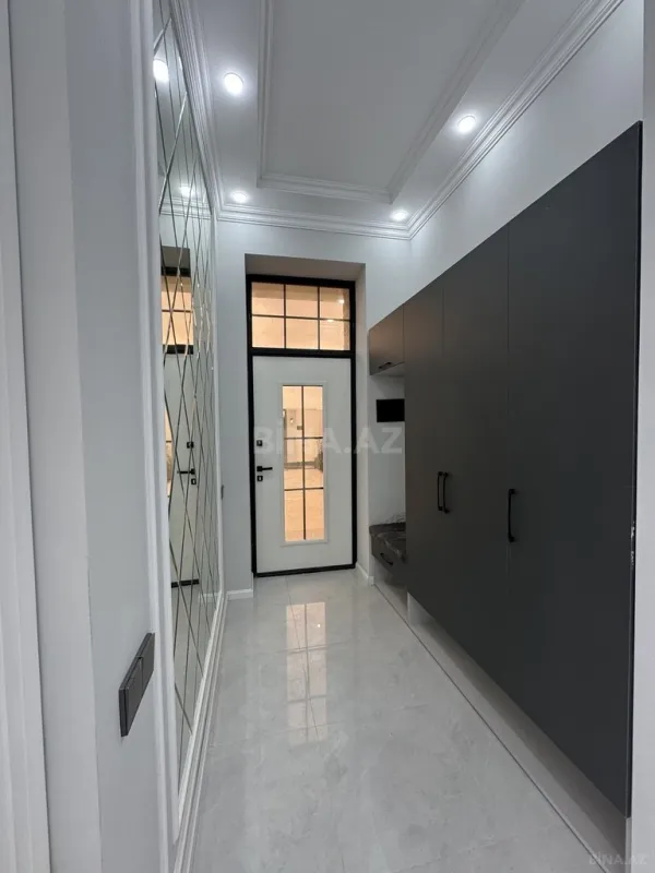 Satılır 5 otaqlı həyət evi 200 m²