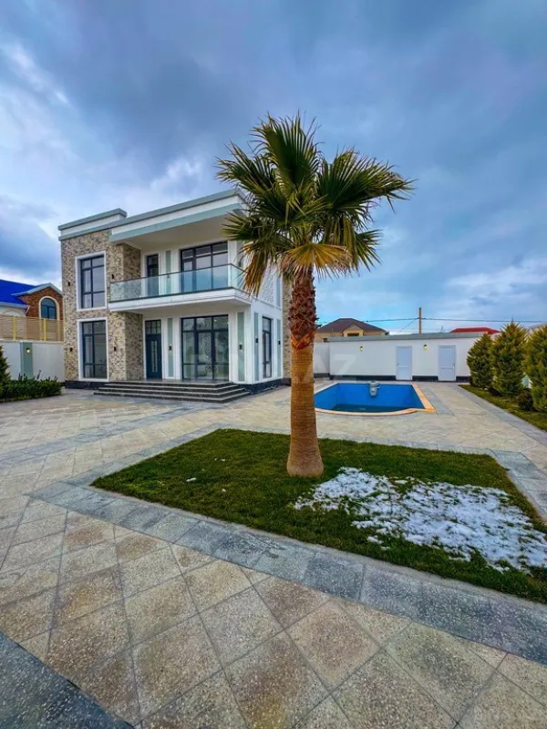 Satılır 5 otaqlı həyət evi 200 m²