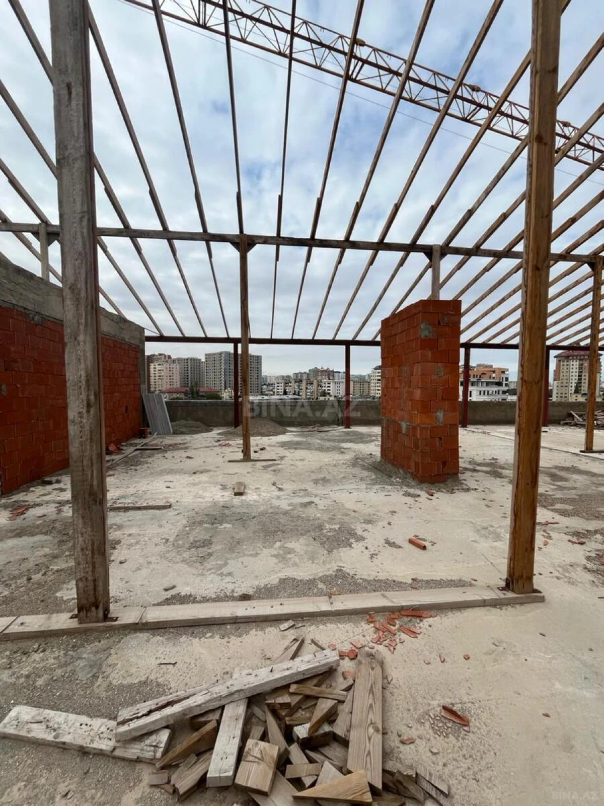 Satılır 1 otaqlı mənzil 65 m²