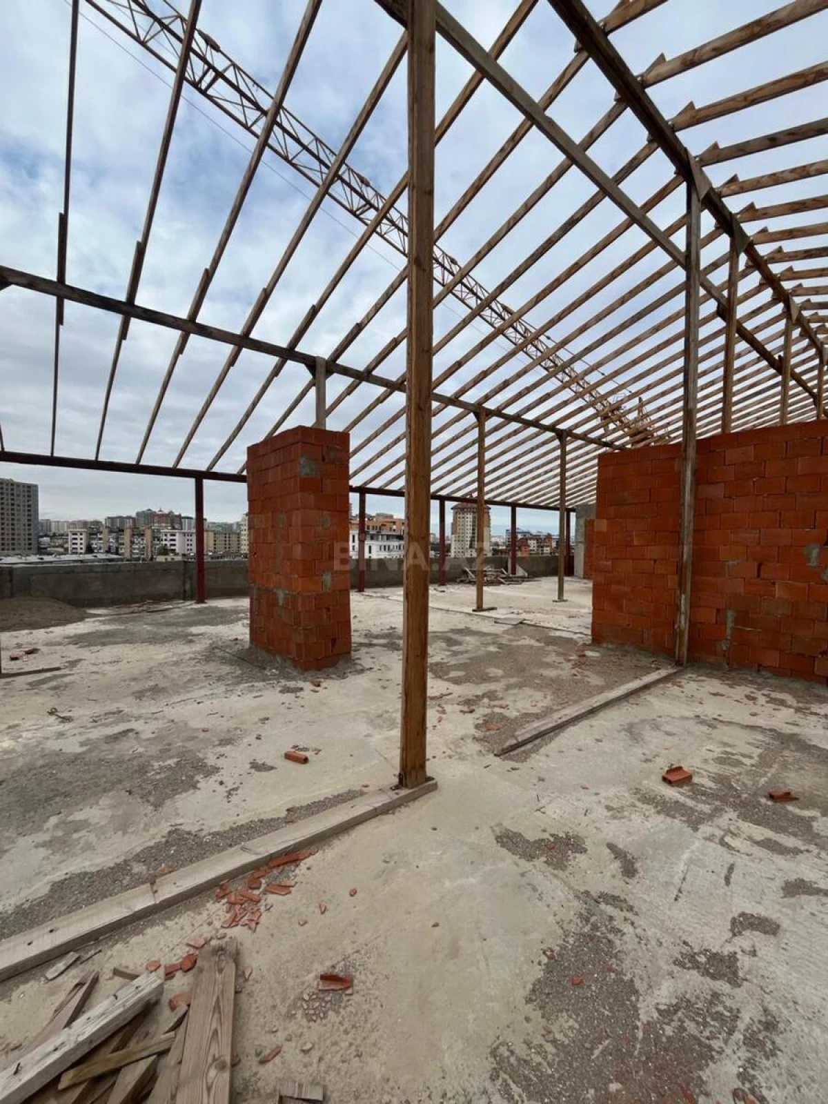 Satılır 1 otaqlı mənzil 65 m²