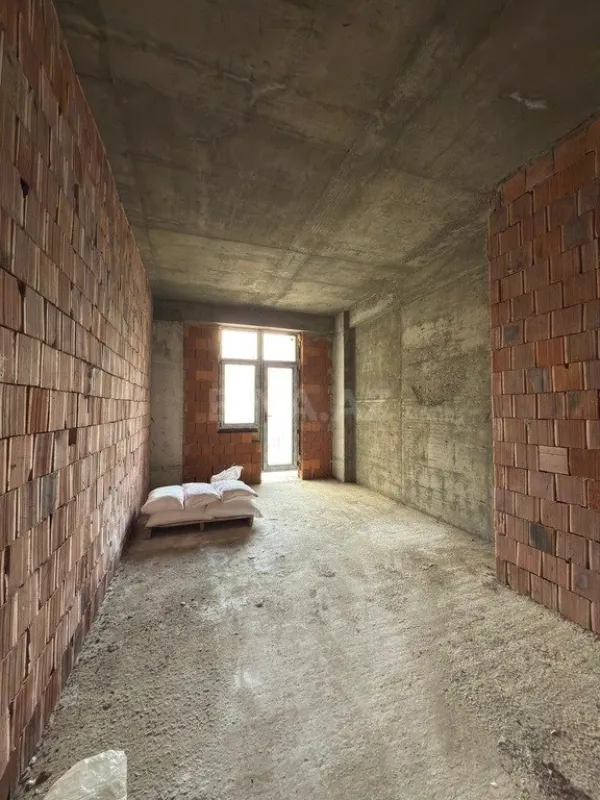 Satılır 2 otaqlı mənzil 96 m²