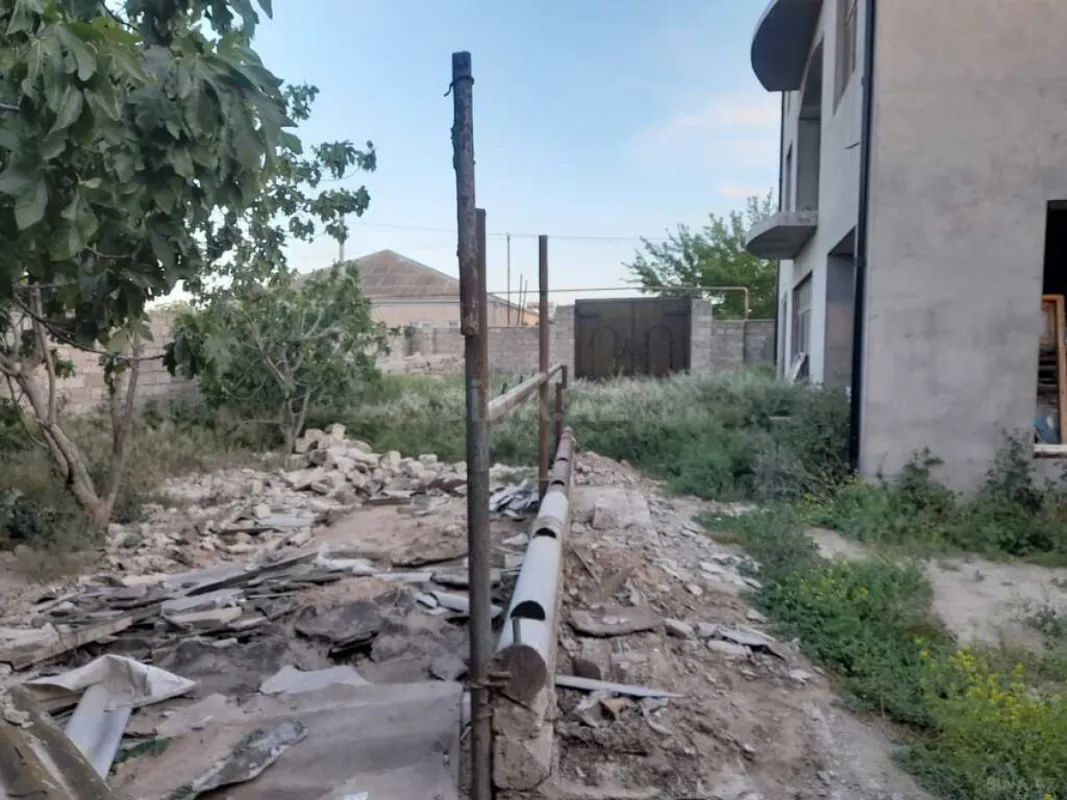 Satılır 7 otaqlı həyət evi 450 m²