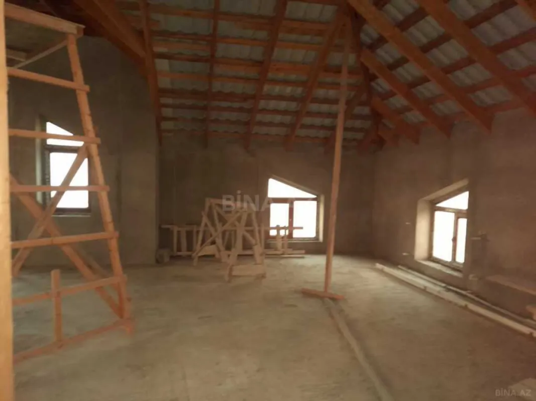 Satılır 7 otaqlı həyət evi 450 m²