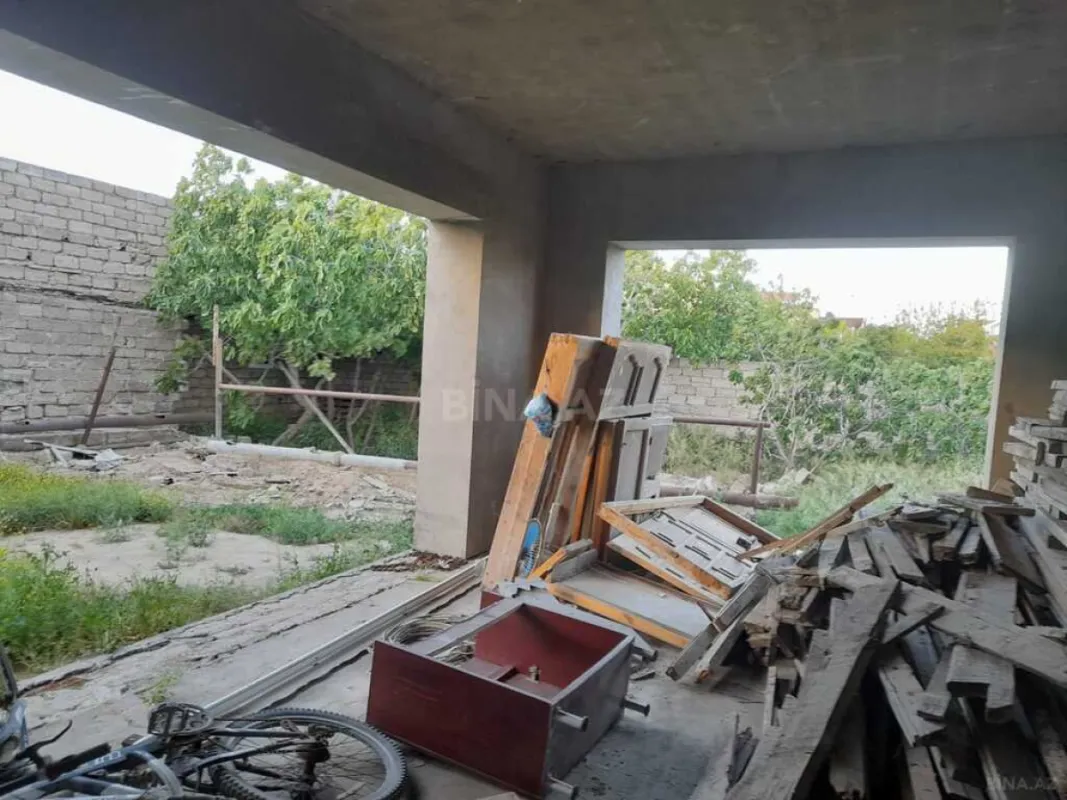 Satılır 7 otaqlı həyət evi 450 m²