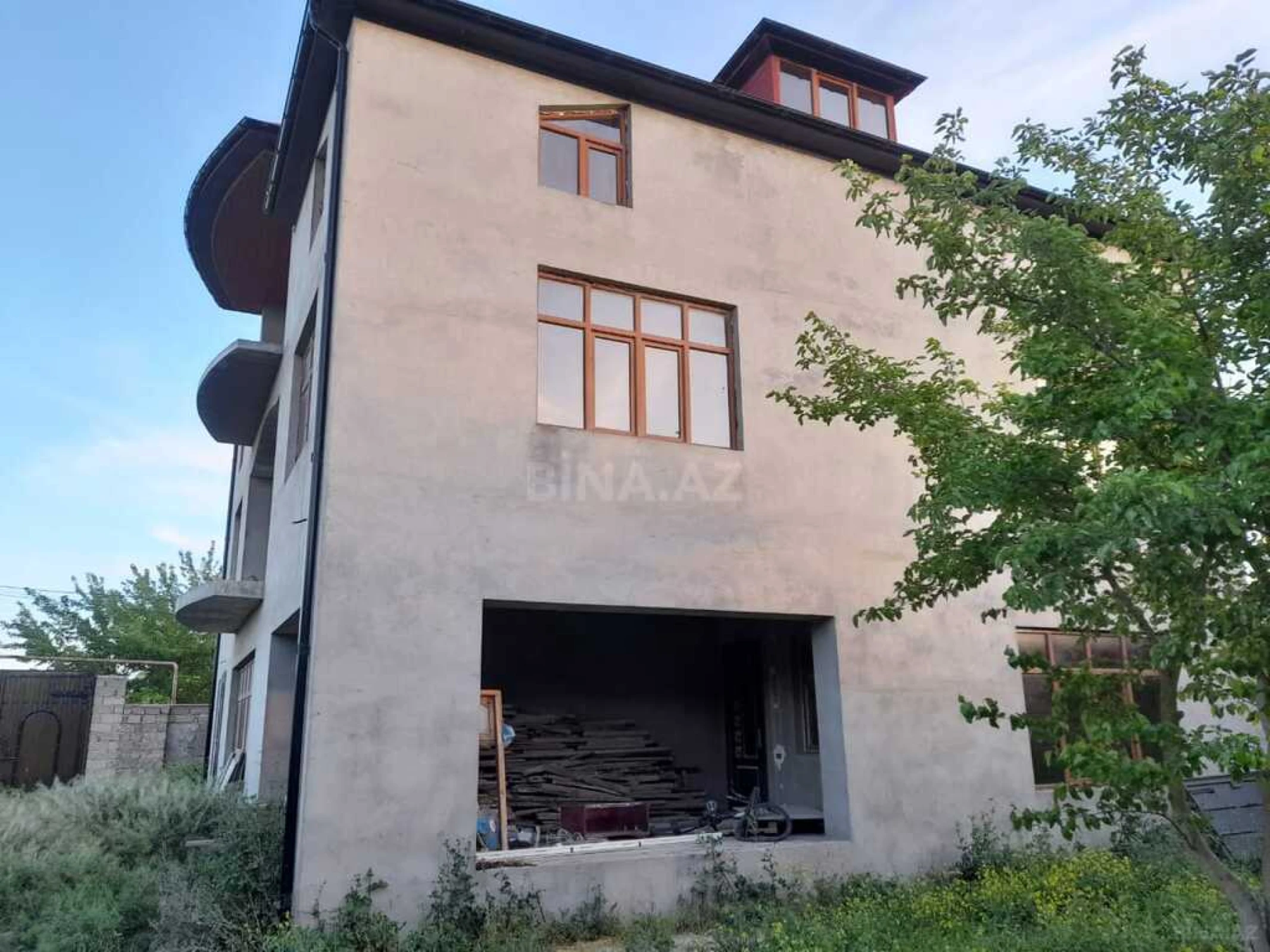 Satılır 7 otaqlı həyət evi 450 m²