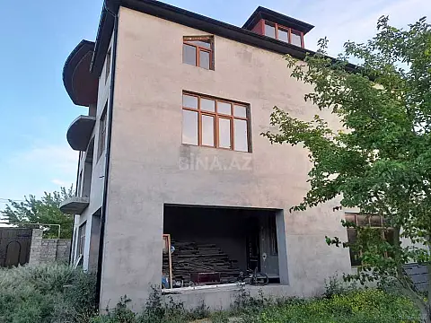 Satılır 7 otaqlı həyət evi 450 m²