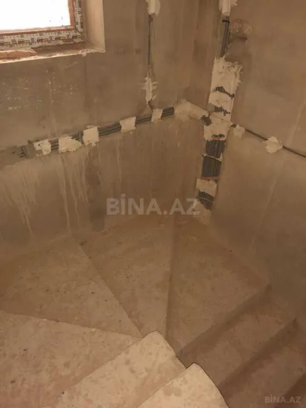 Satılır 7 otaqlı həyət evi 450 m²