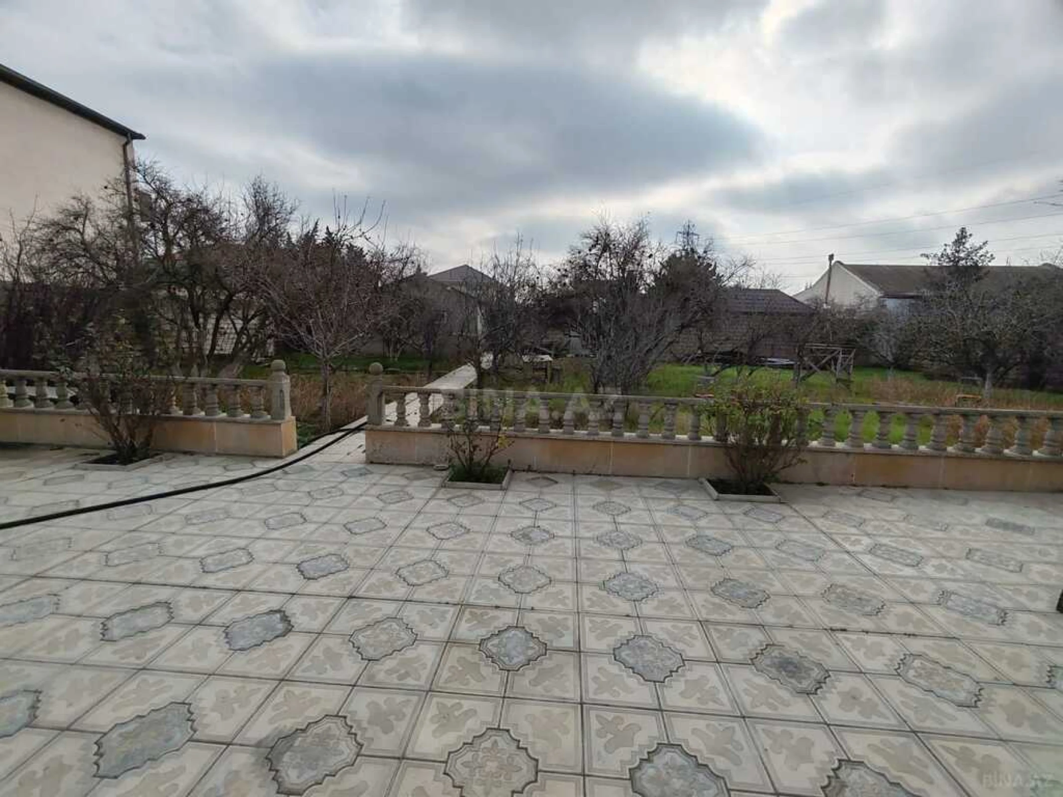 Satılır 7 otaqlı həyət evi 250 m²