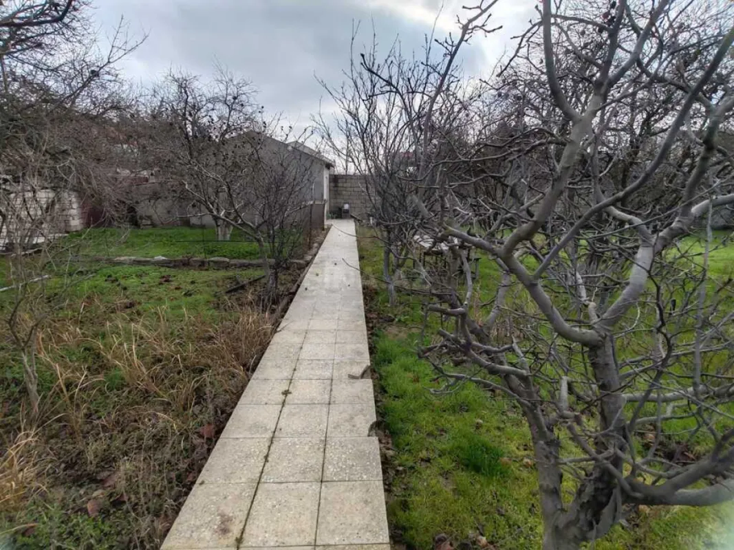 Satılır 7 otaqlı həyət evi 250 m²