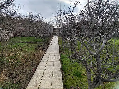 Satılır 7 otaqlı həyət evi 250 m²