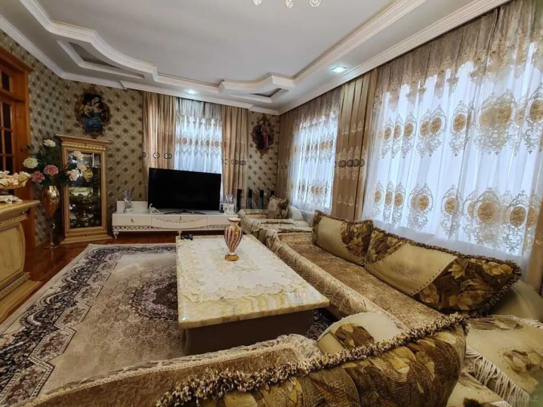Satılır 7 otaqlı həyət evi 250 m²