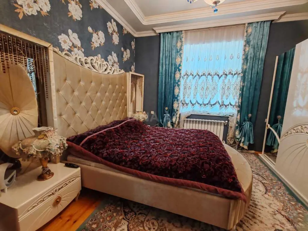 Satılır 7 otaqlı həyət evi 250 m²