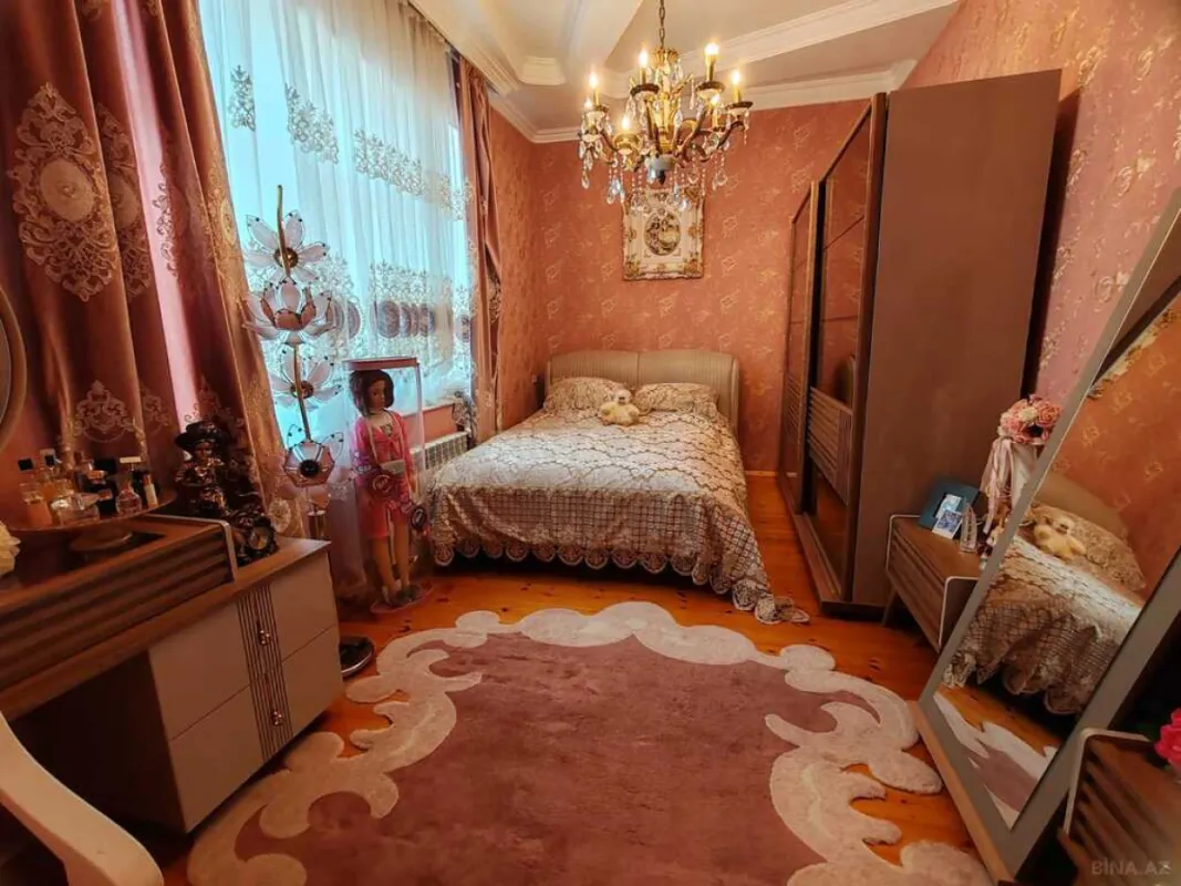 Satılır 7 otaqlı həyət evi 250 m²