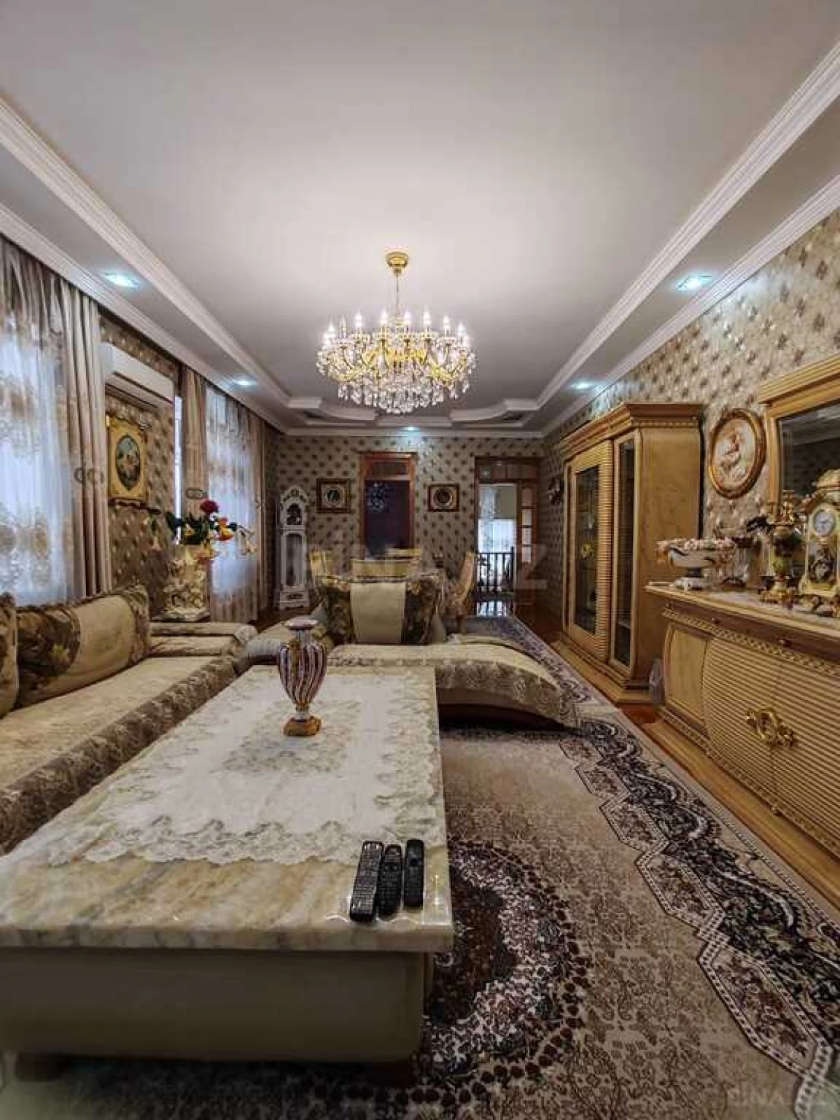 Satılır 7 otaqlı həyət evi 250 m²