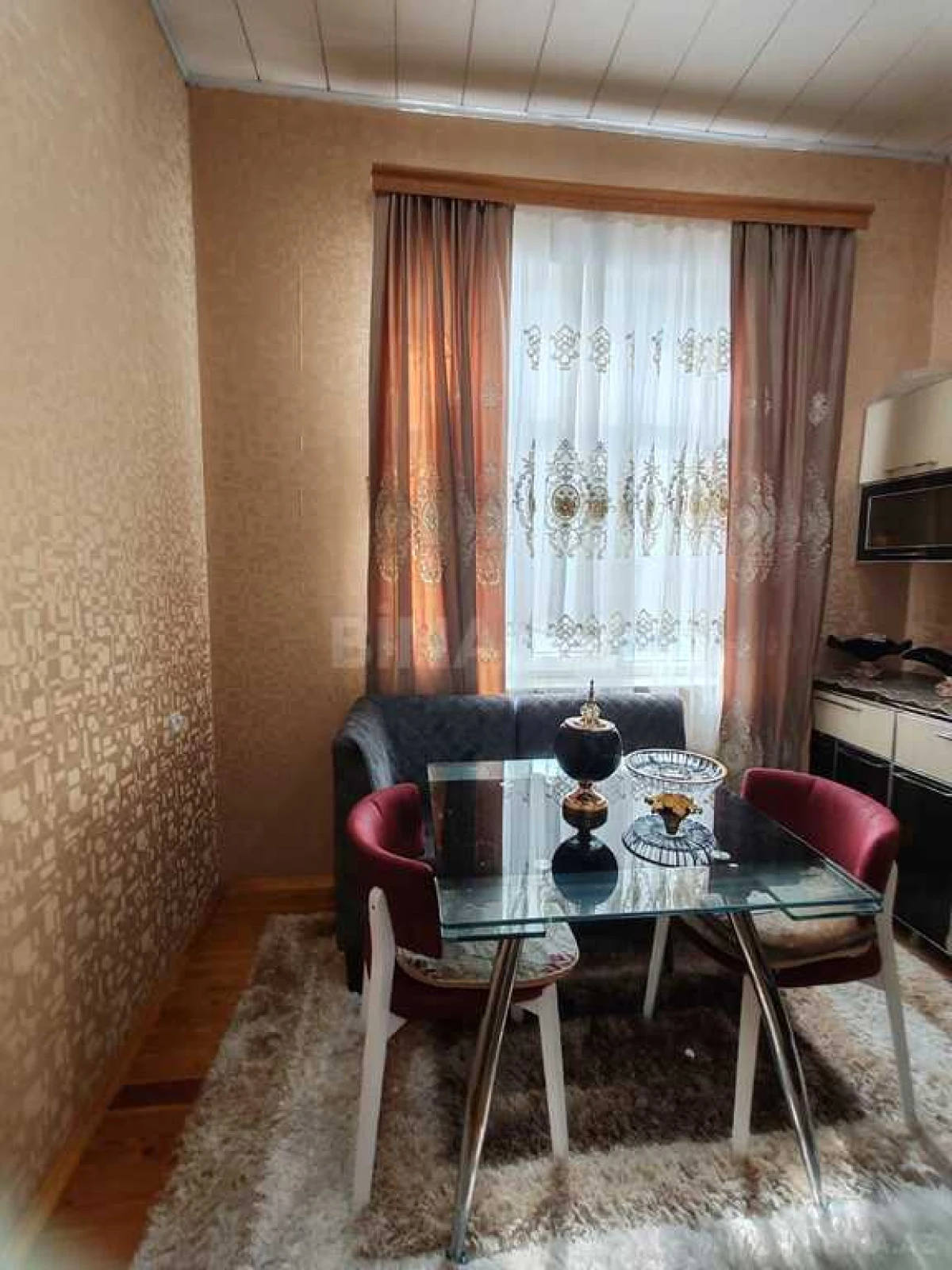 Satılır 7 otaqlı həyət evi 250 m²