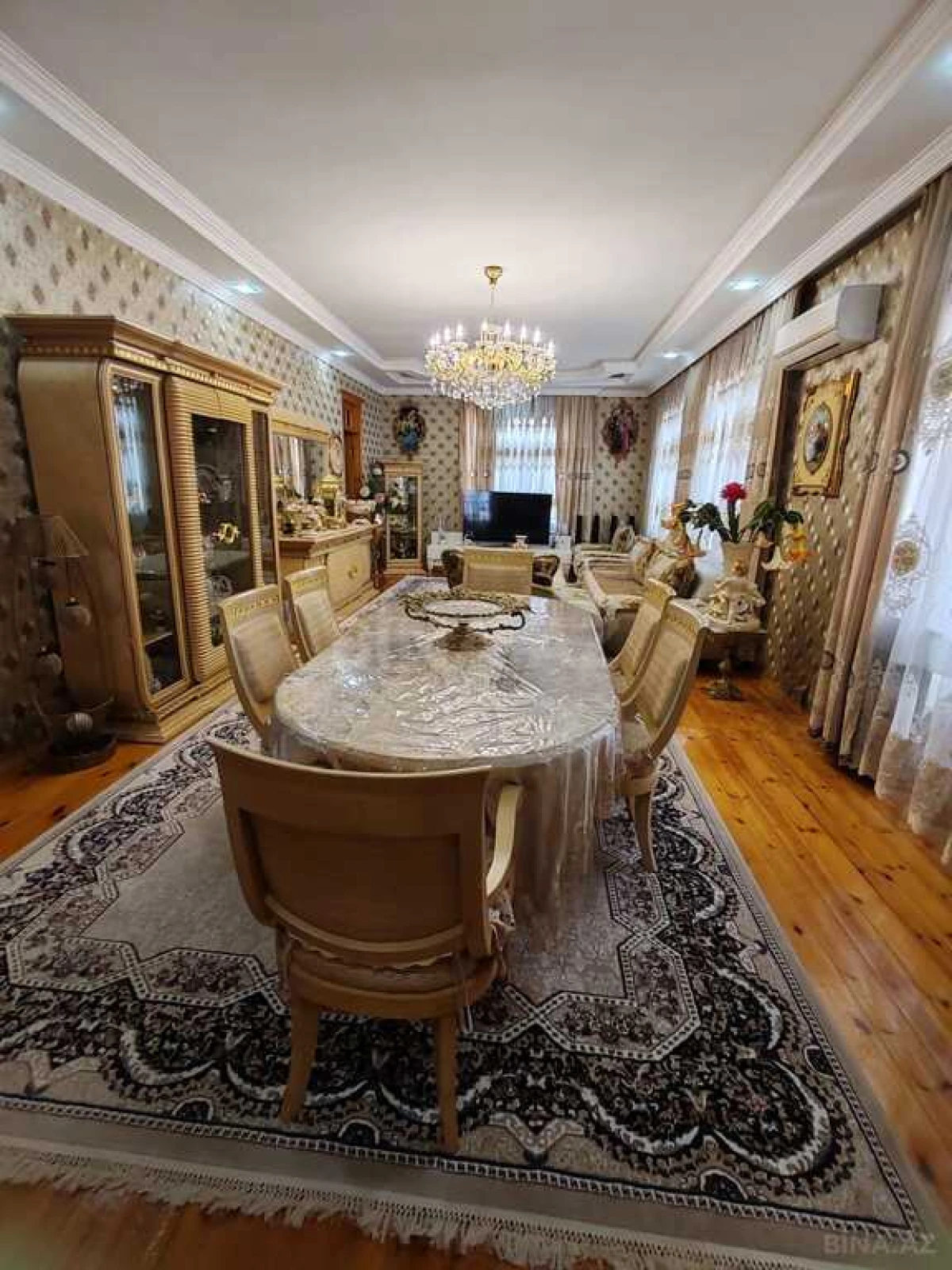 Satılır 7 otaqlı həyət evi 250 m²