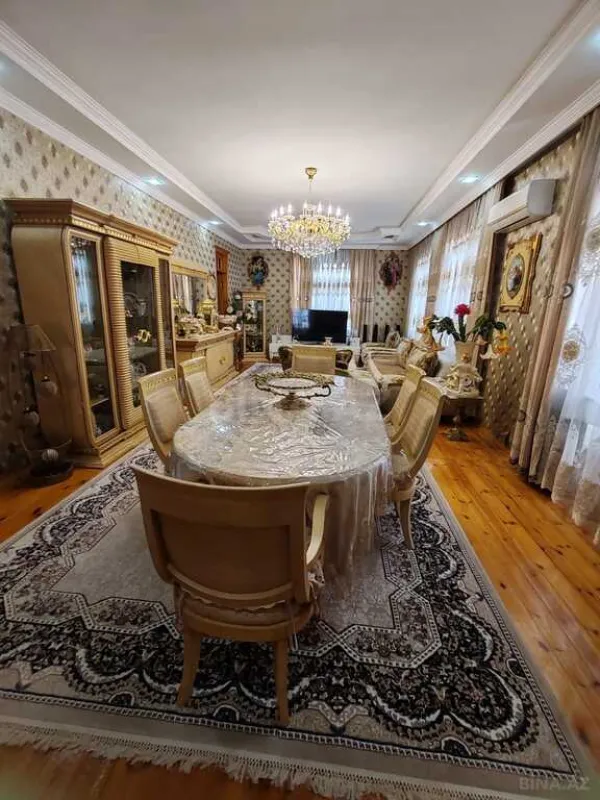 Satılır 7 otaqlı həyət evi 250 m²