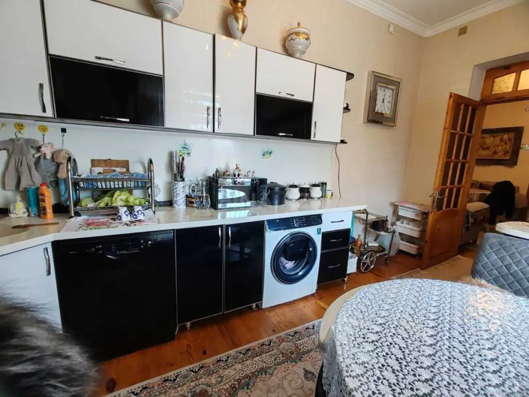 Satılır 7 otaqlı həyət evi 250 m²