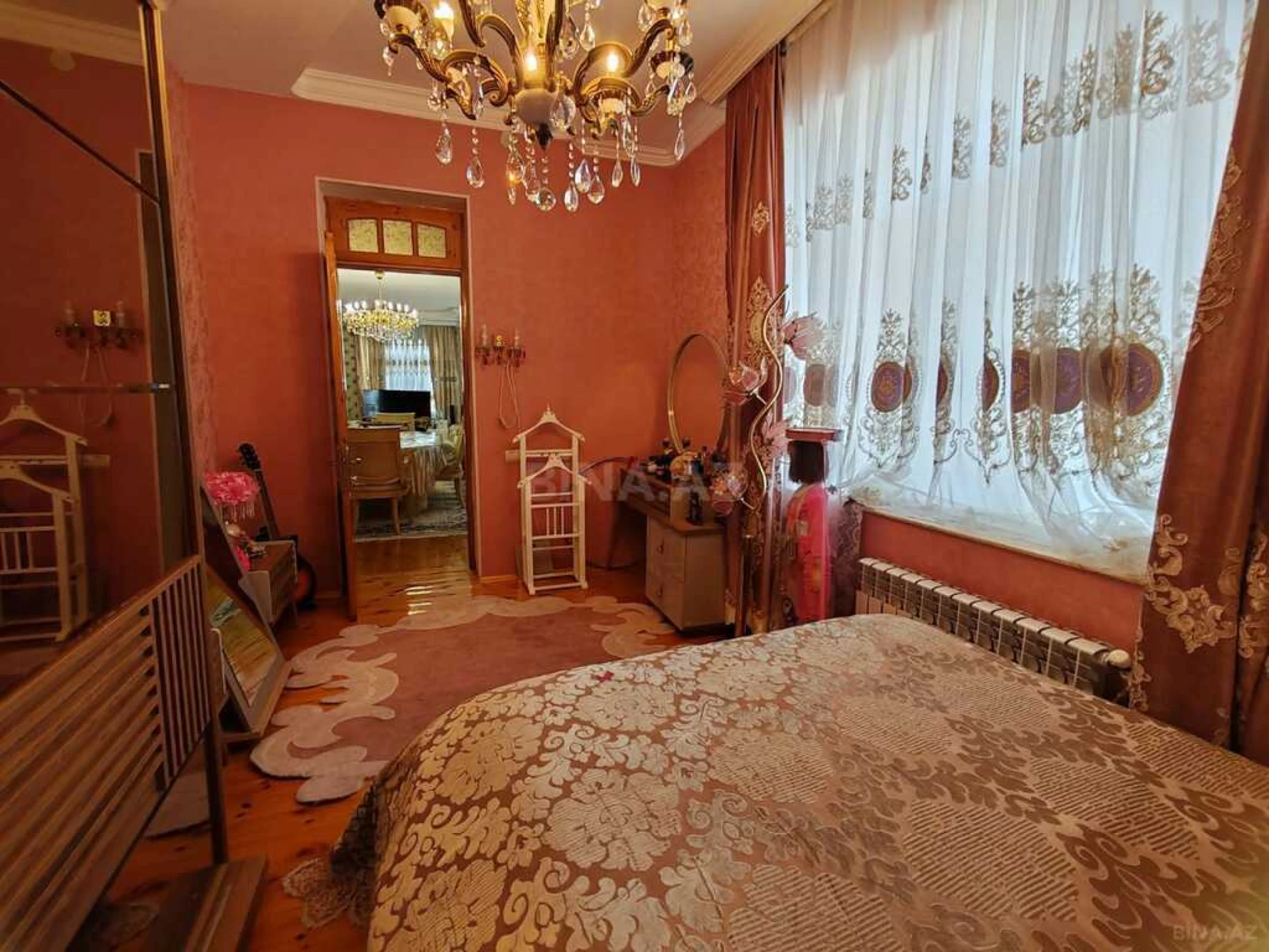 Satılır 7 otaqlı həyət evi 250 m²