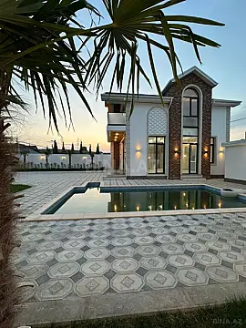 Satılır 5 otaqlı həyət evi 180 m²