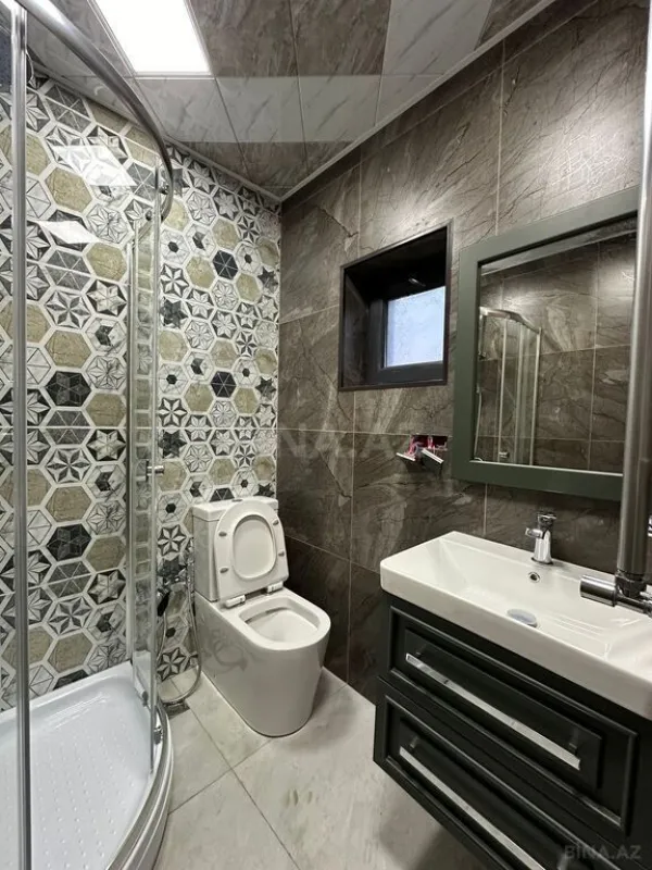 Satılır 5 otaqlı həyət evi 180 m²