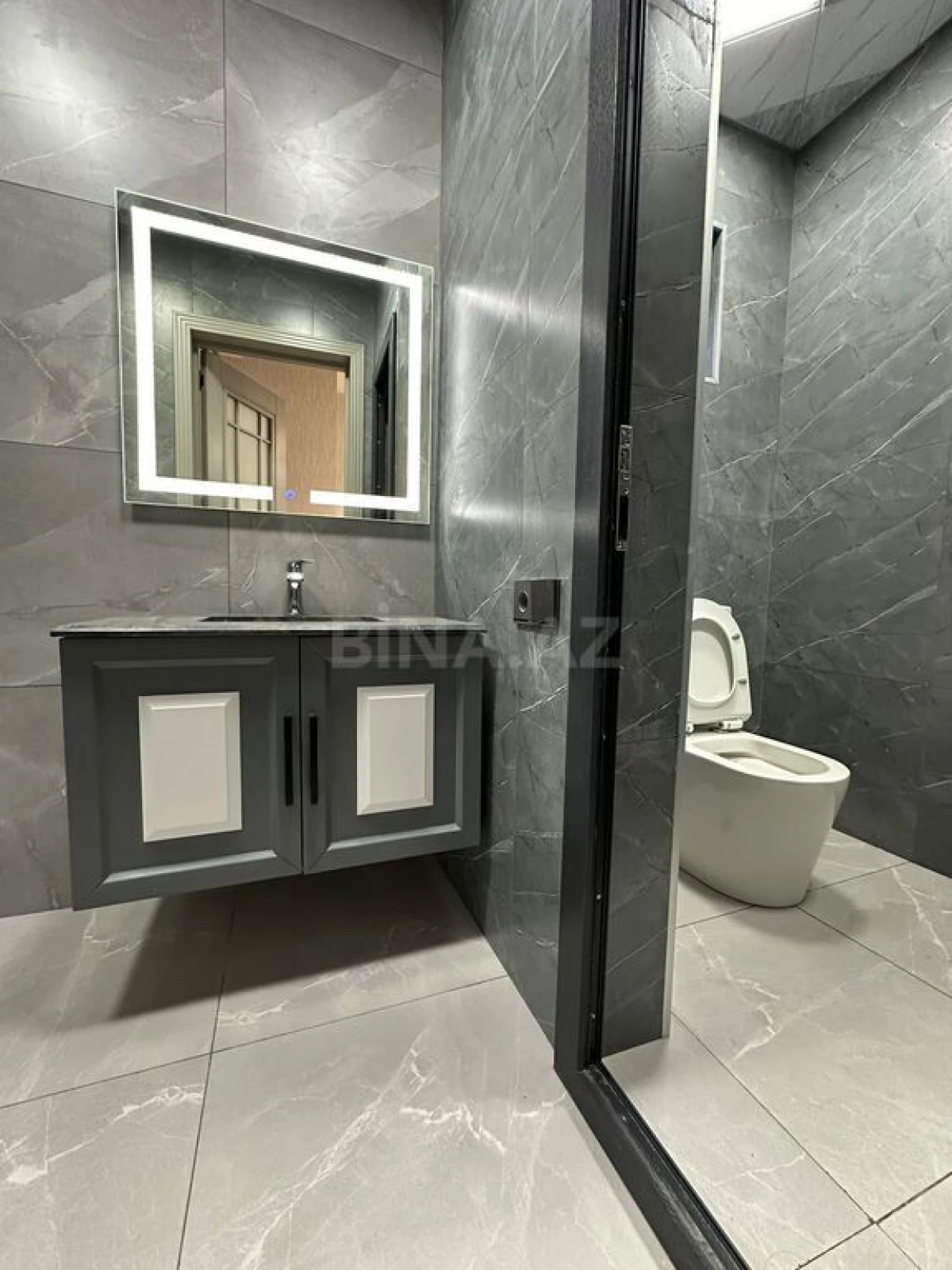 Satılır 5 otaqlı həyət evi 180 m²