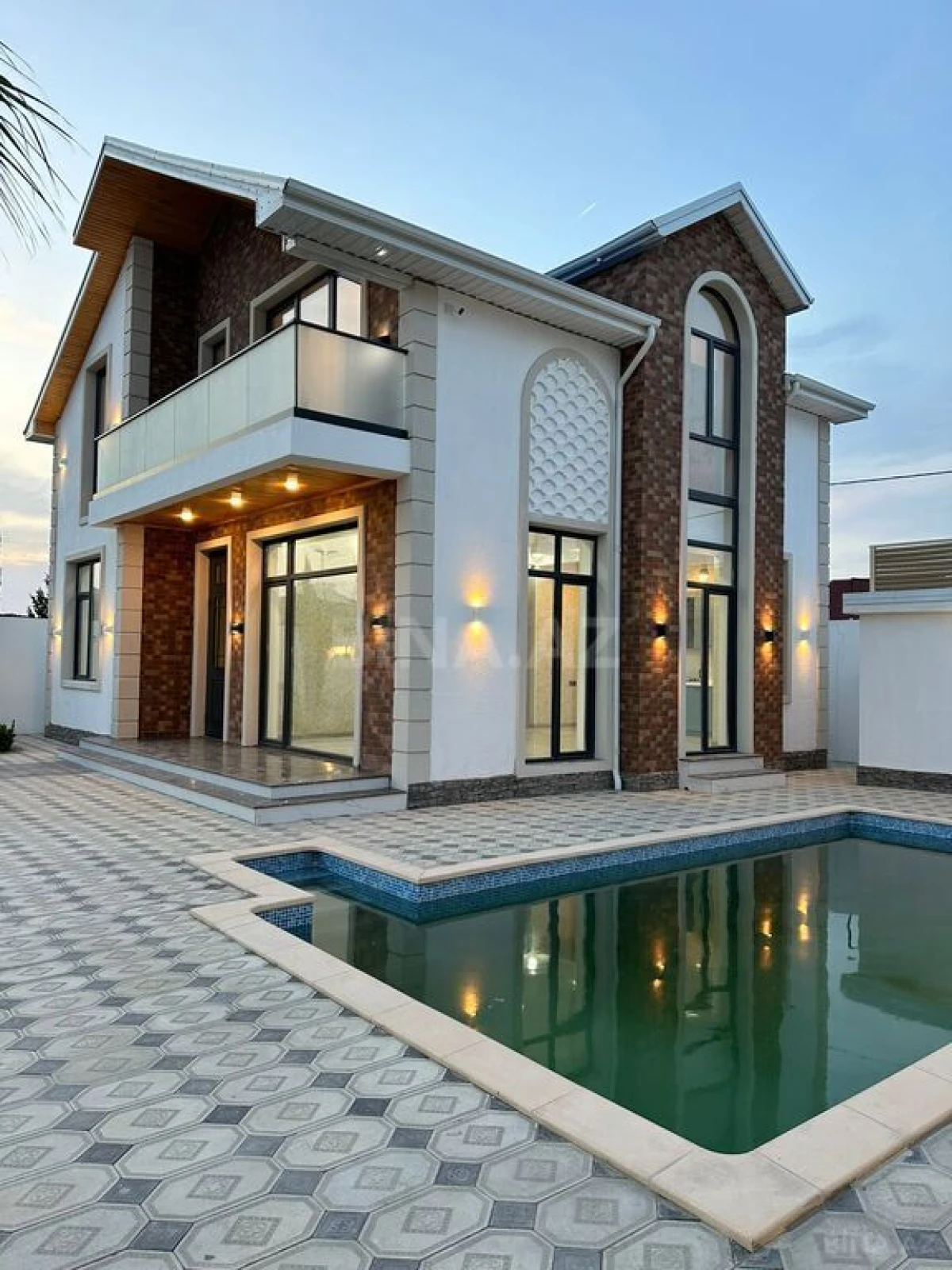 Satılır 5 otaqlı həyət evi 180 m²