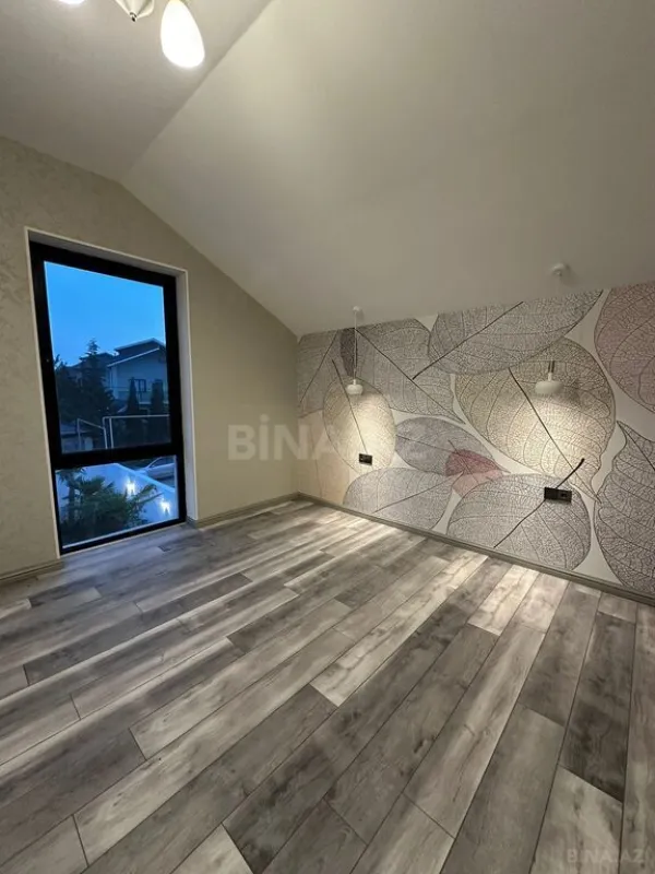 Satılır 5 otaqlı həyət evi 180 m²